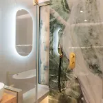 Madre E Private 그로타페라타
